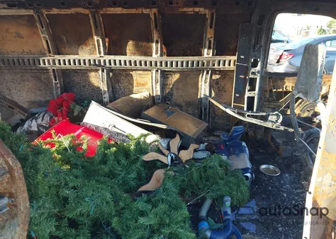 2001 Chevrolet Express from USA, damaged, VIN 1GCEG15M411124349